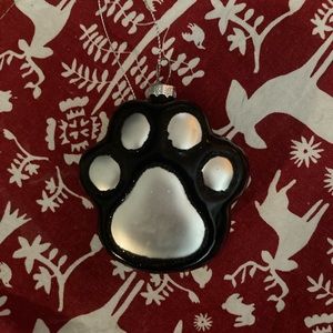 NWT Paw Print Ornament 🐾
